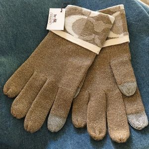 NWT Khaki/Silver Coach Knit Gloves